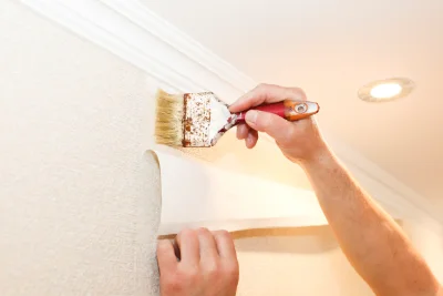 Pose de papier peint au Juch — revêtements muraux et toiles de verre
